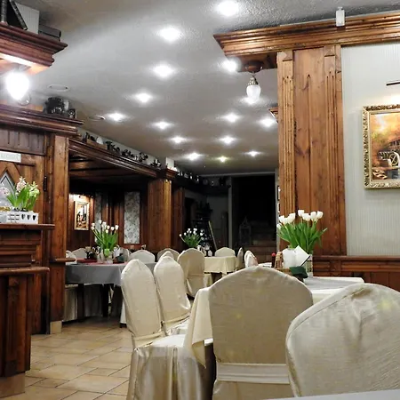 I Restauracja Zodiak 汽车旅馆 Szalsza